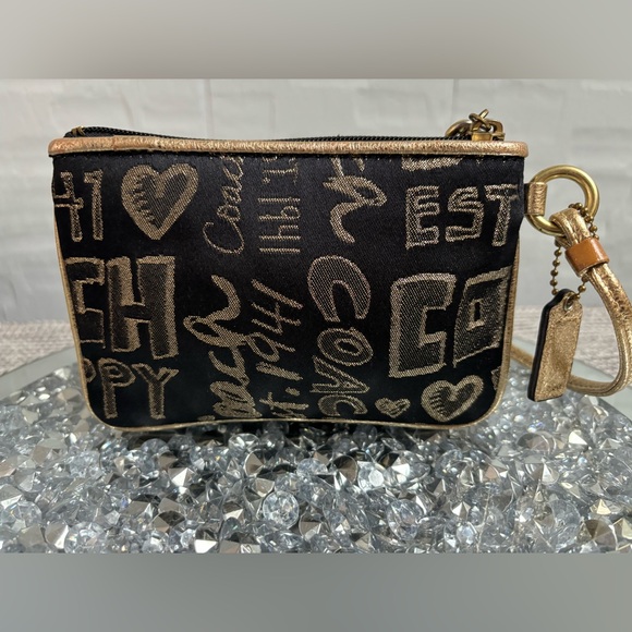 EUC Coach Poppy Story Patch Black Gold Wristlet - Picture 3 of 7